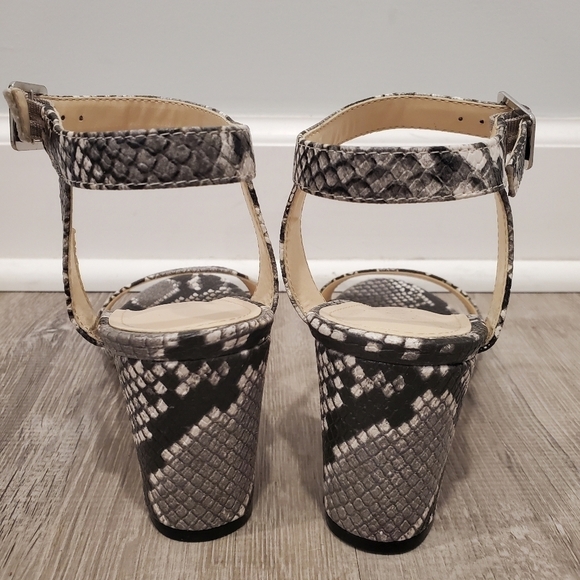 NEW Nine West Pixel Block Heel Python Print Sandal - Picture 4 of 7